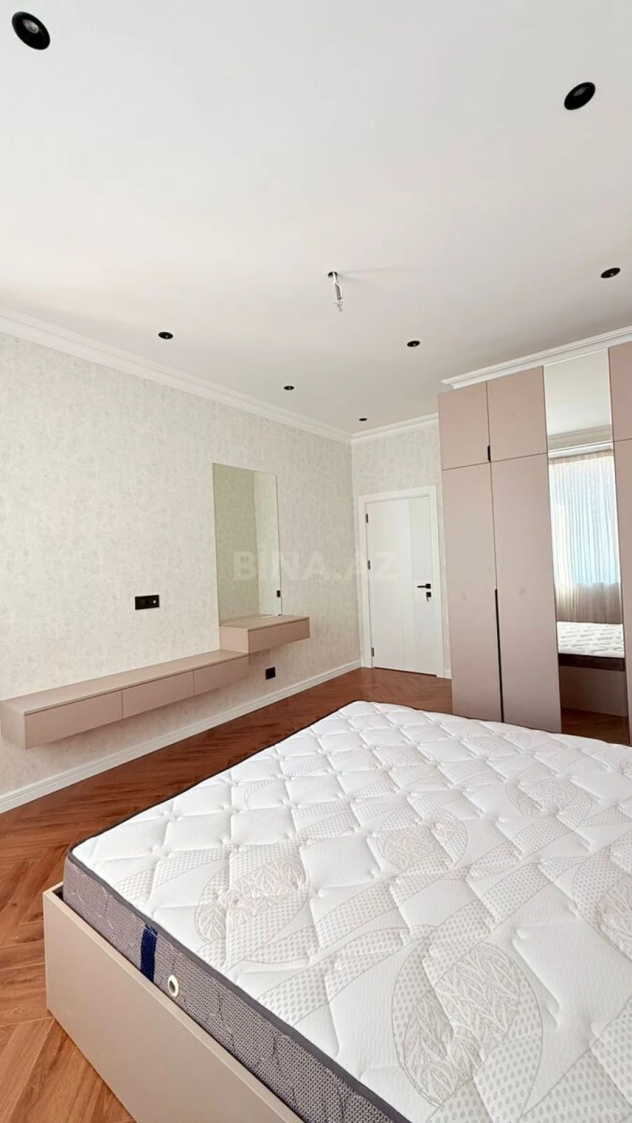 Satılır 3 otaqlı mənzil 77 m²