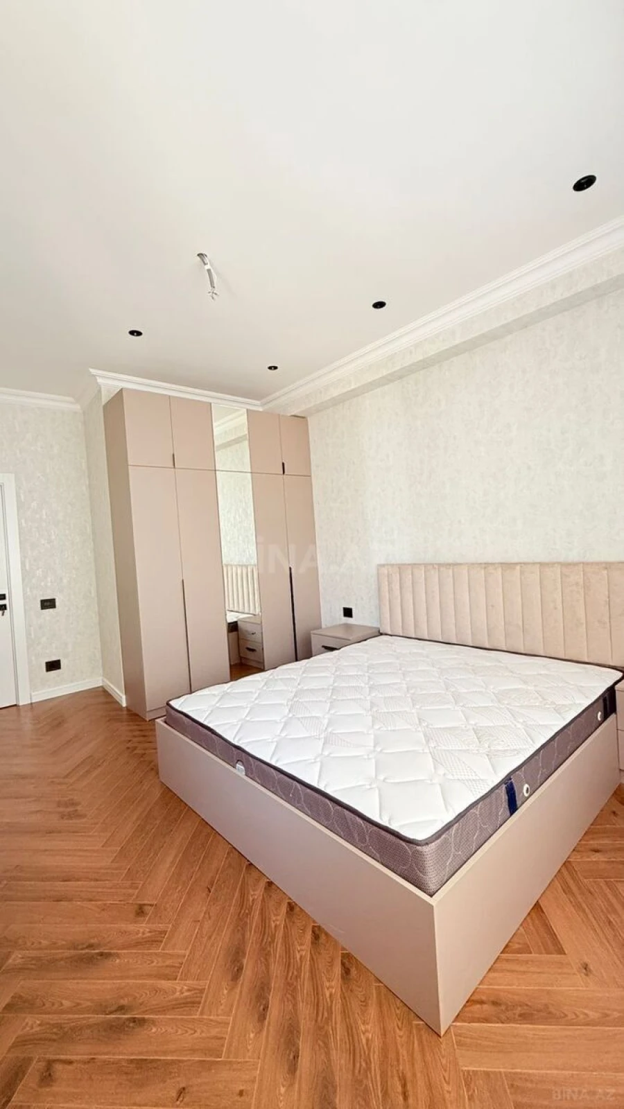 Satılır 3 otaqlı mənzil 77 m²