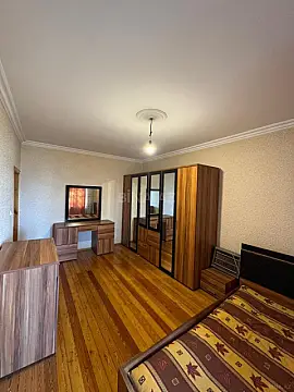 Satılır 5 otaqlı mənzil 120 m²