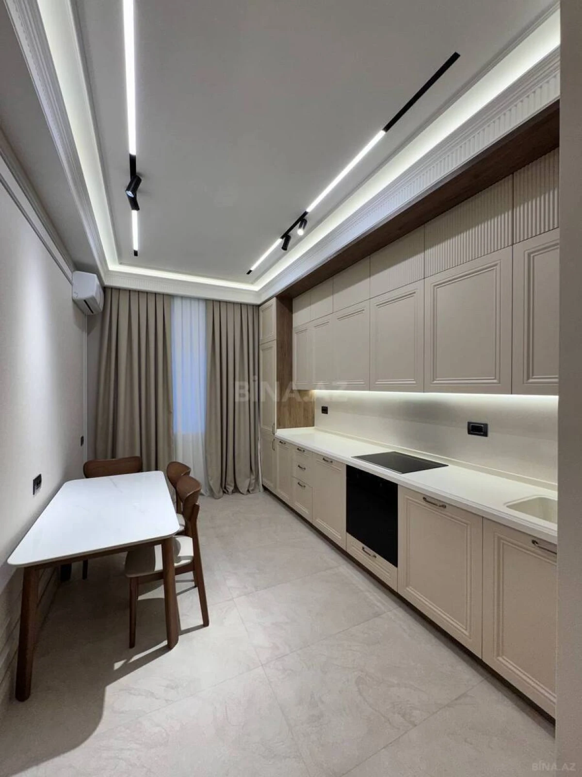 Satılır 3 otaqlı mənzil 120 m²