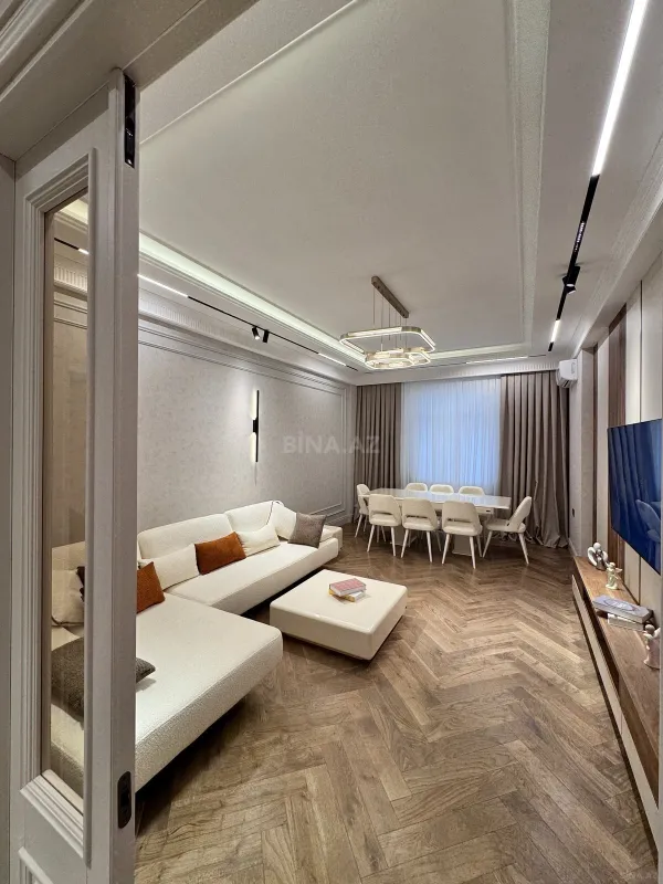 Satılır 3 otaqlı mənzil 120 m²