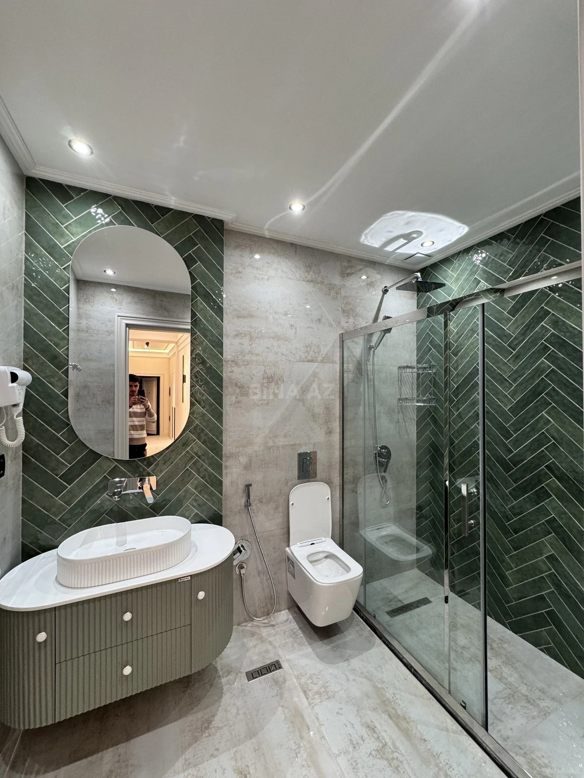 Satılır 3 otaqlı mənzil 120 m²