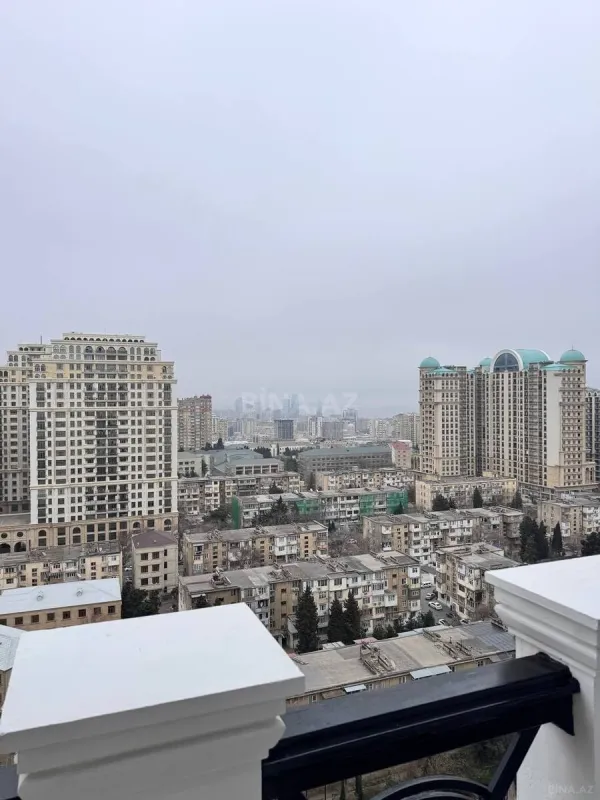 Satılır 3 otaqlı mənzil 120 m²
