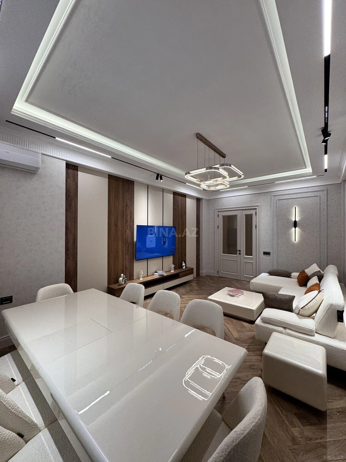 Satılır 3 otaqlı mənzil 120 m²