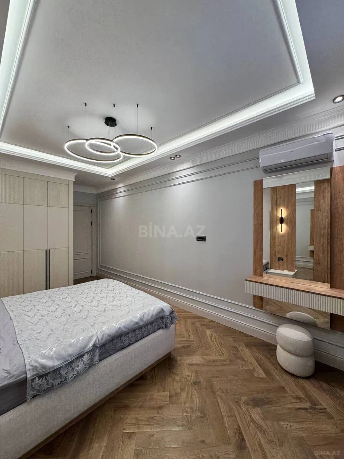 Satılır 3 otaqlı mənzil 120 m²