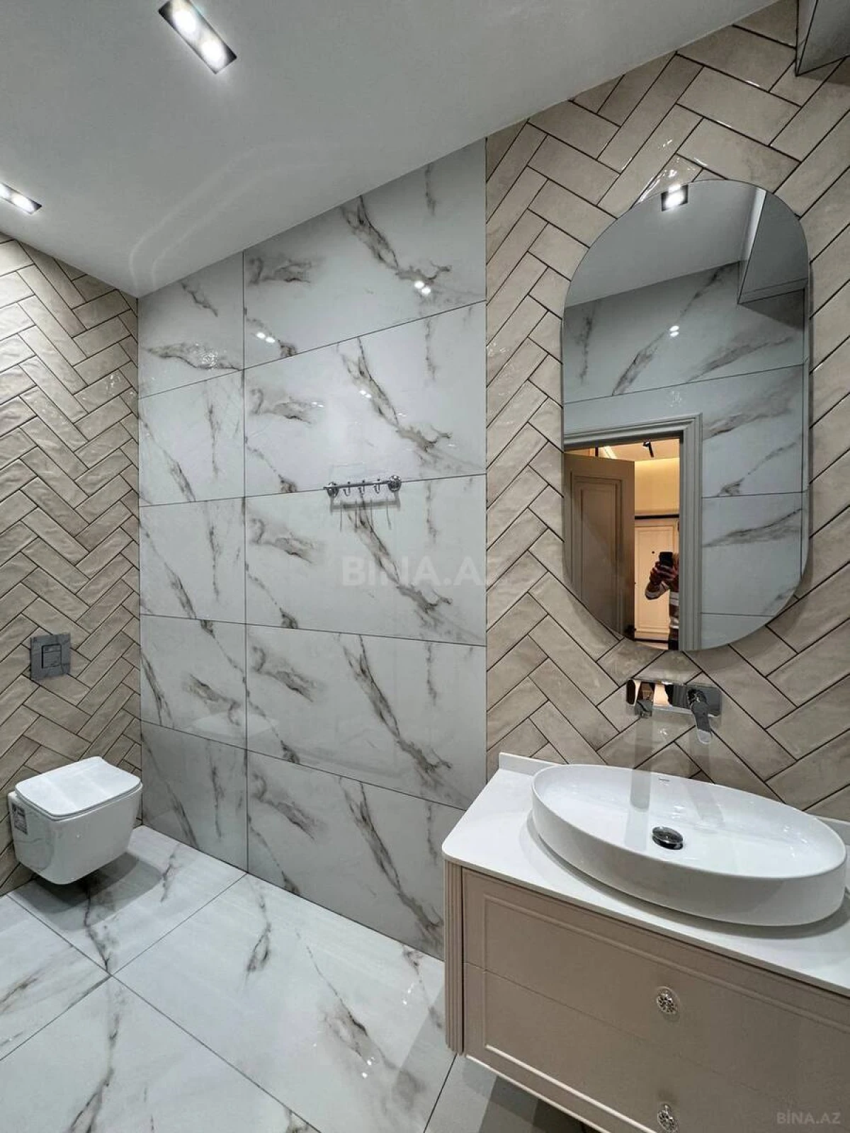 Satılır 2 otaqlı mənzil 86 m²