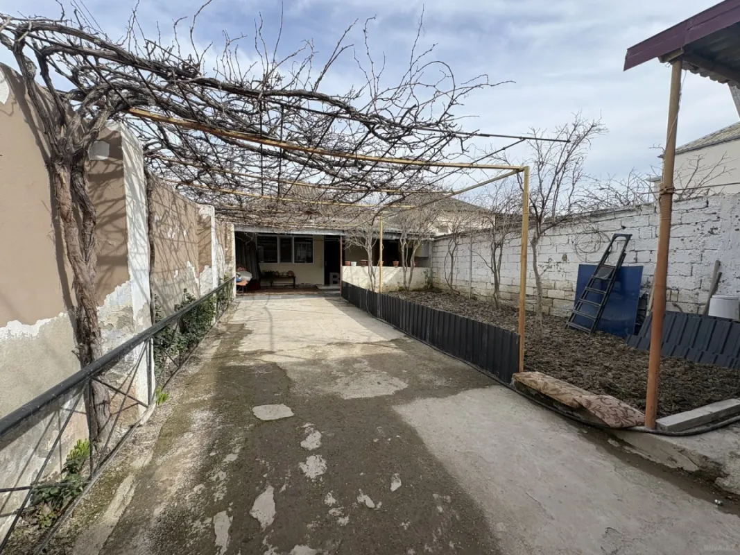 Satılır 4 otaqlı həyət evi 100 m²