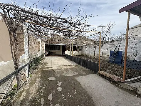 Satılır 4 otaqlı həyət evi 100 m²