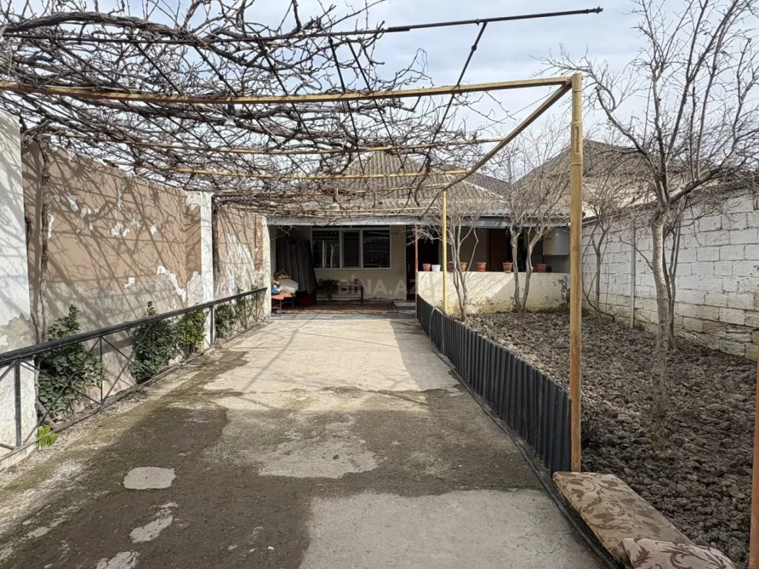 Satılır 4 otaqlı həyət evi 100 m²