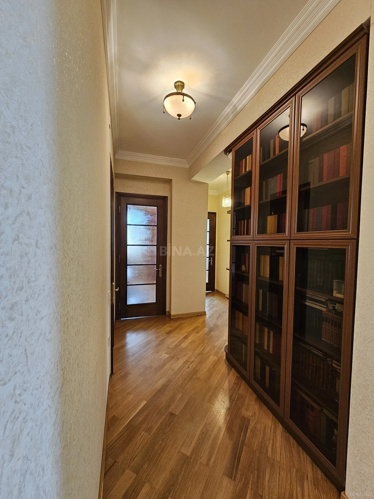Kirayə verilir 4 otaqlı mənzil 160 m²