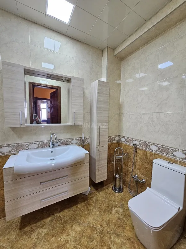 Kirayə verilir 4 otaqlı mənzil 160 m²