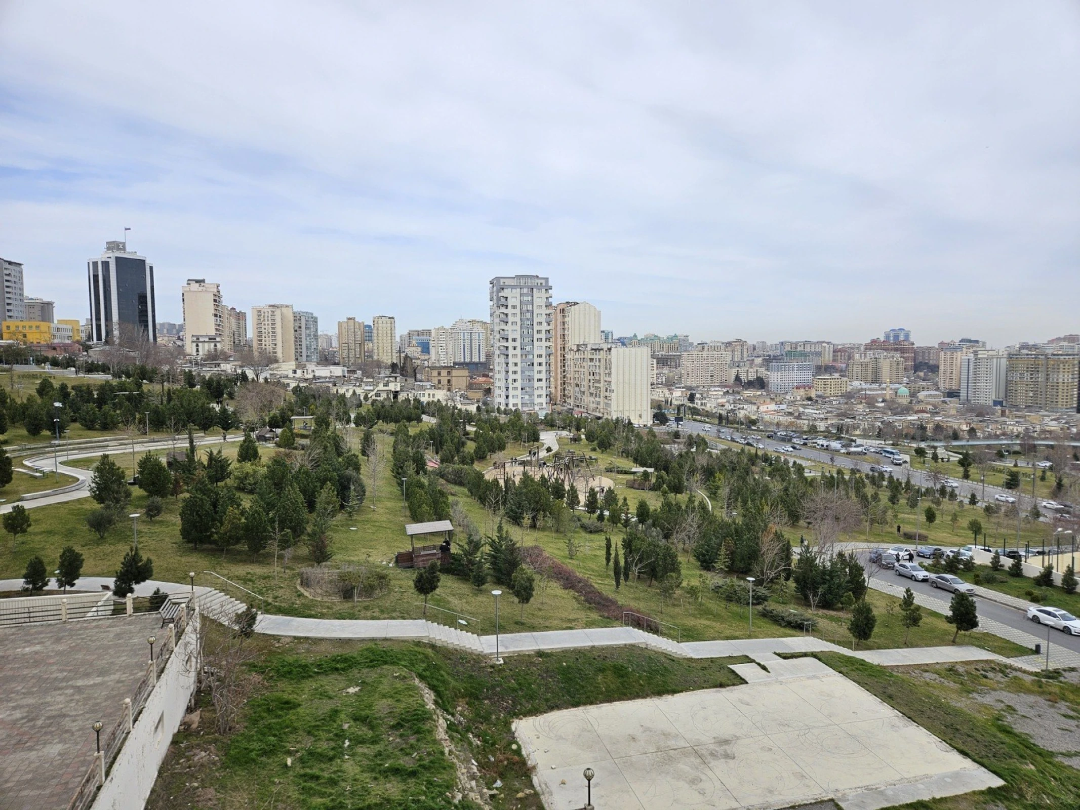 Kirayə verilir 4 otaqlı mənzil 160 m²