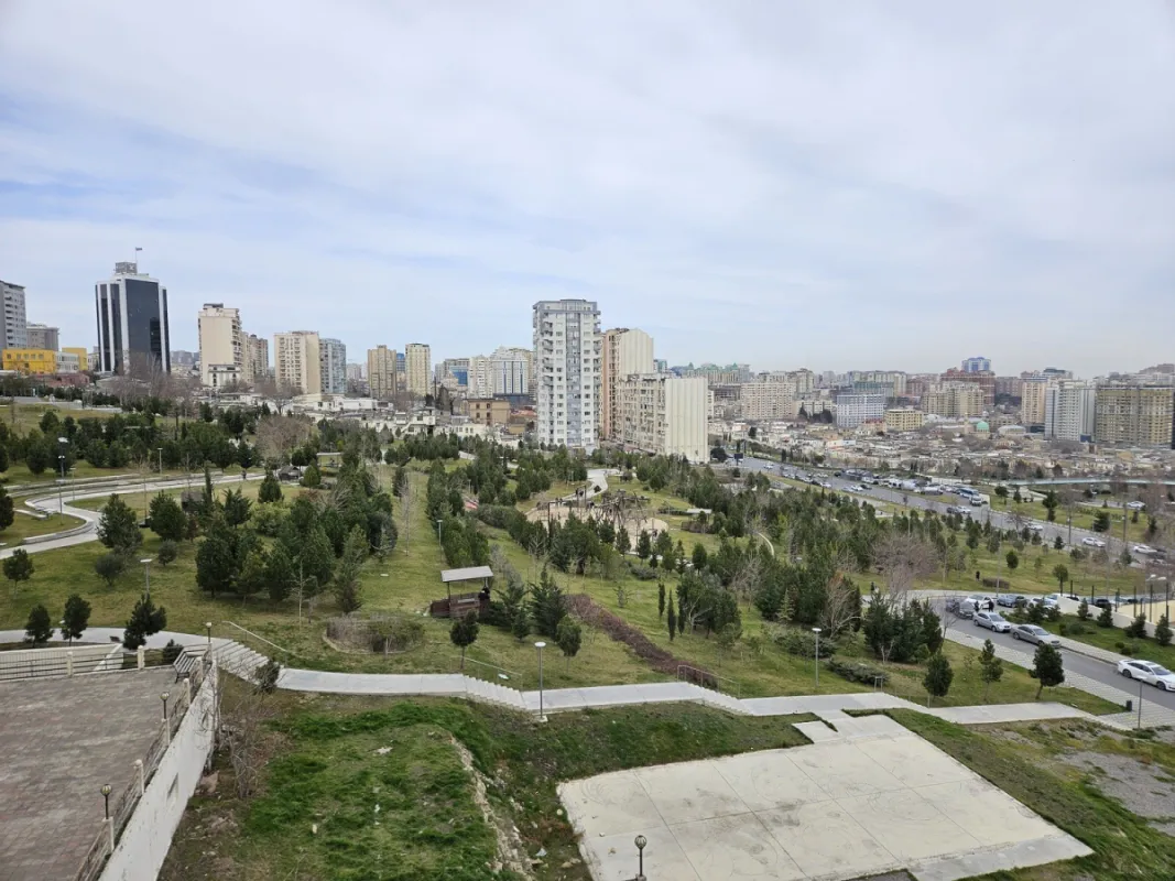 Kirayə verilir 4 otaqlı mənzil 160 m²