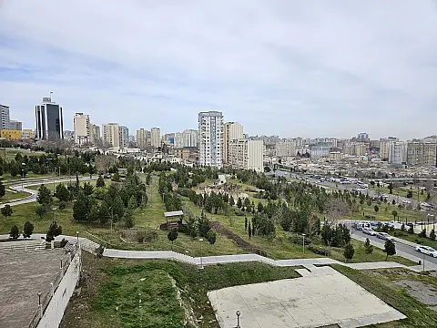 Kirayə verilir 4 otaqlı mənzil 160 m²