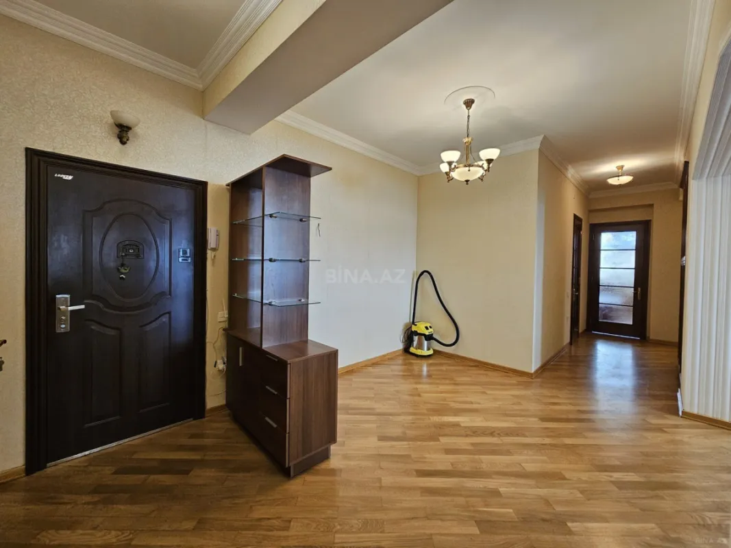 Kirayə verilir 4 otaqlı mənzil 160 m²