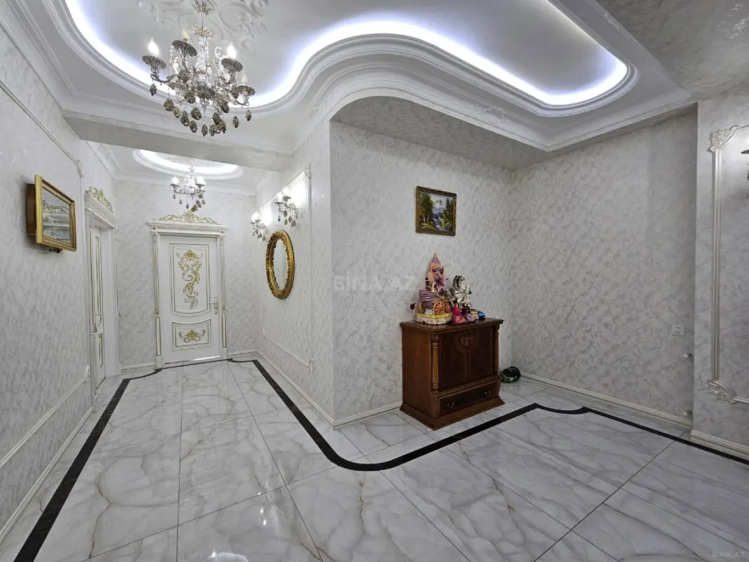Satılır 3 otaqlı mənzil 142.6 m²