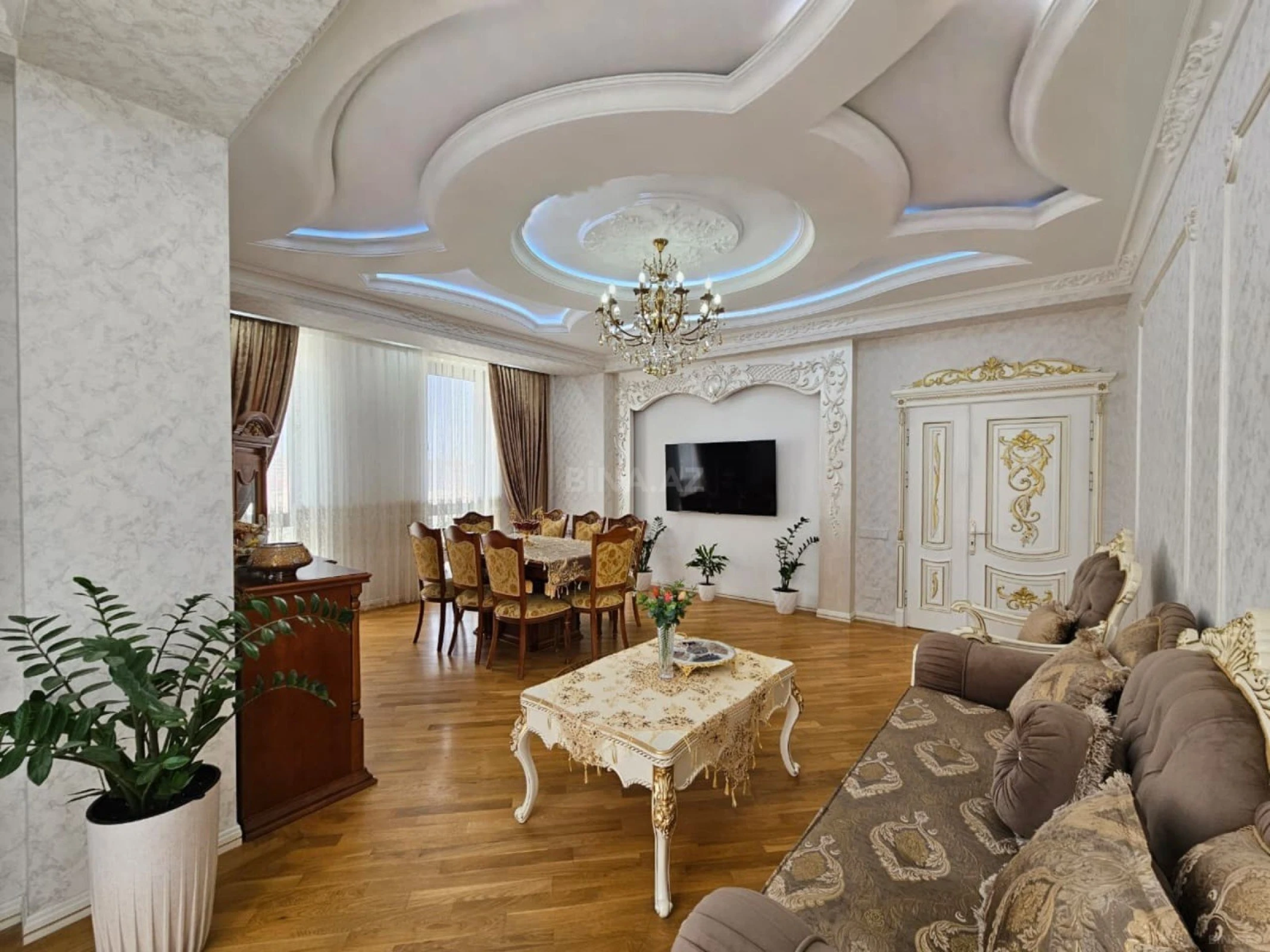Satılır 3 otaqlı mənzil 142.6 m²