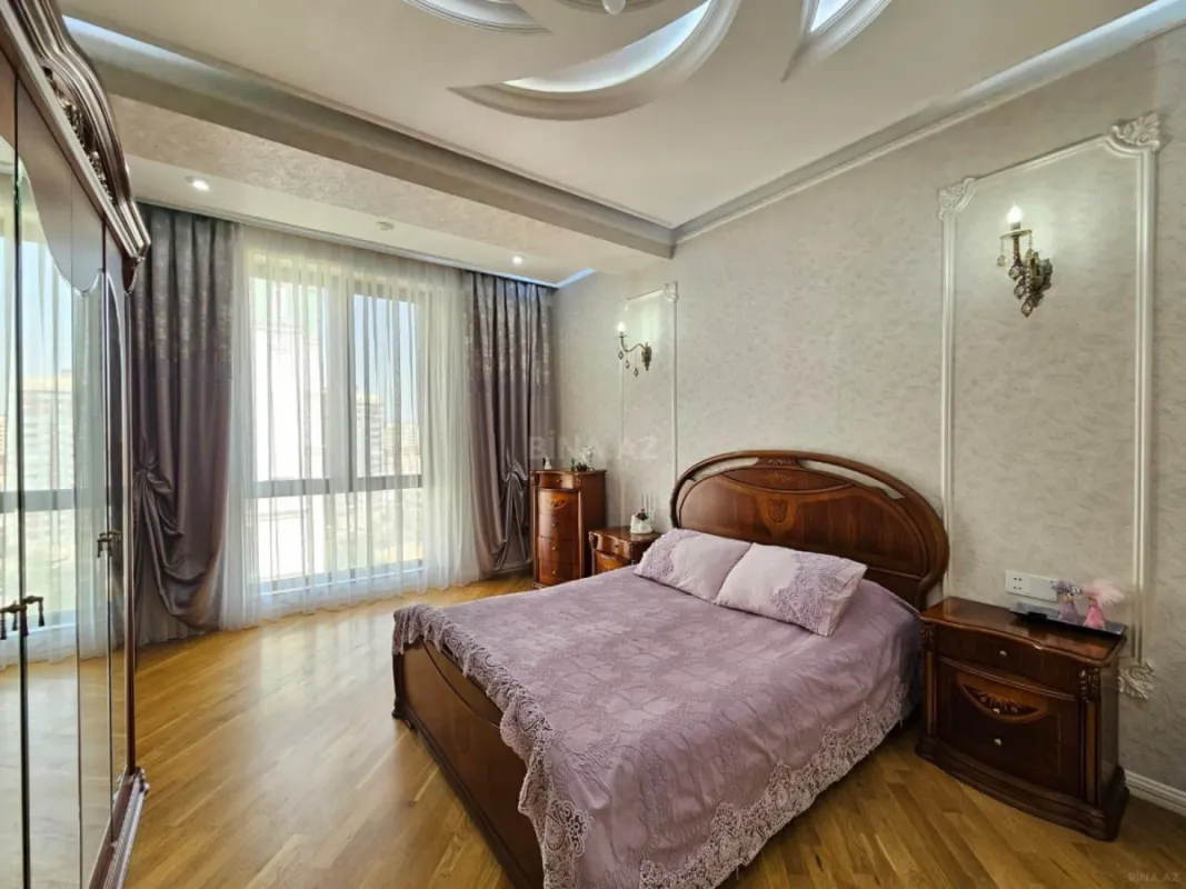 Satılır 3 otaqlı mənzil 142.6 m²