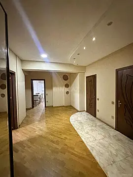 Kirayə verilir 3 otaqlı mənzil 118 m²