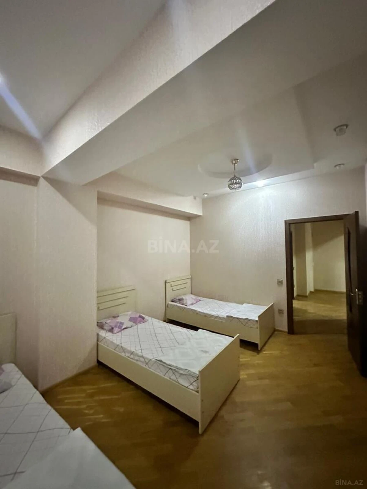 Kirayə verilir 3 otaqlı mənzil 118 m²