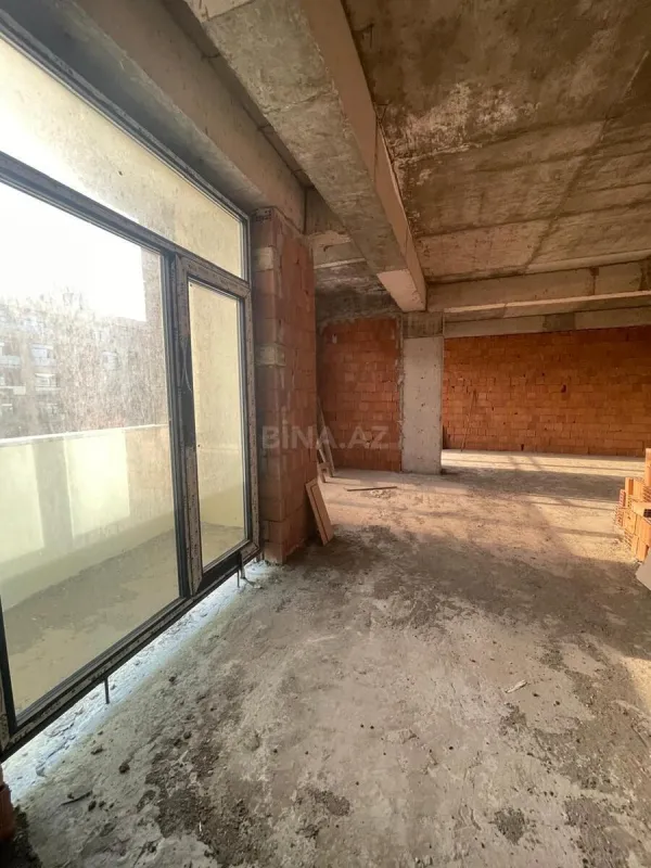 Satılır 4 otaqlı mənzil 192.5 m²