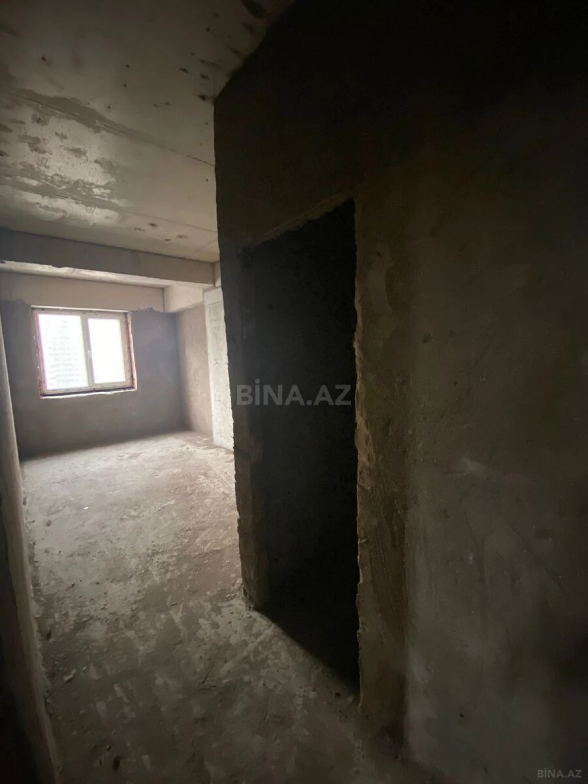 Satılır 4 otaqlı mənzil 192.5 m²