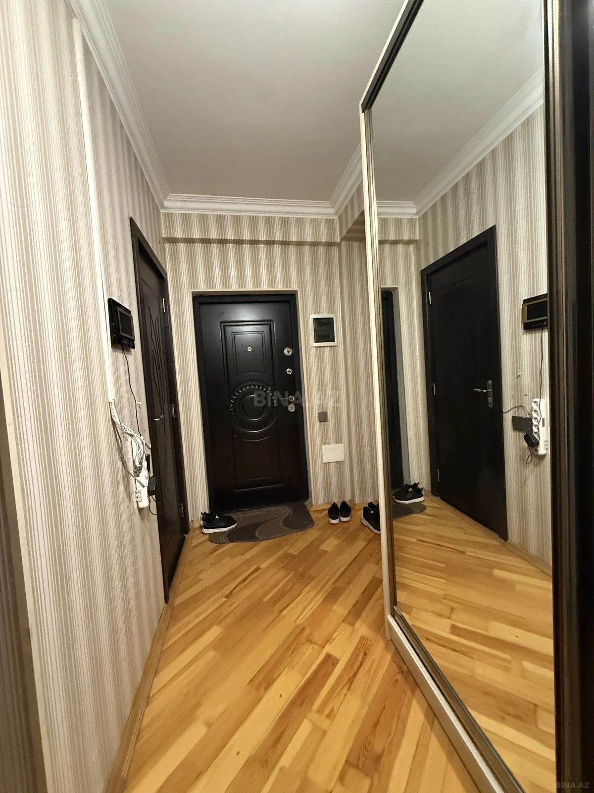 Satılır 3 otaqlı mənzil 115 m²