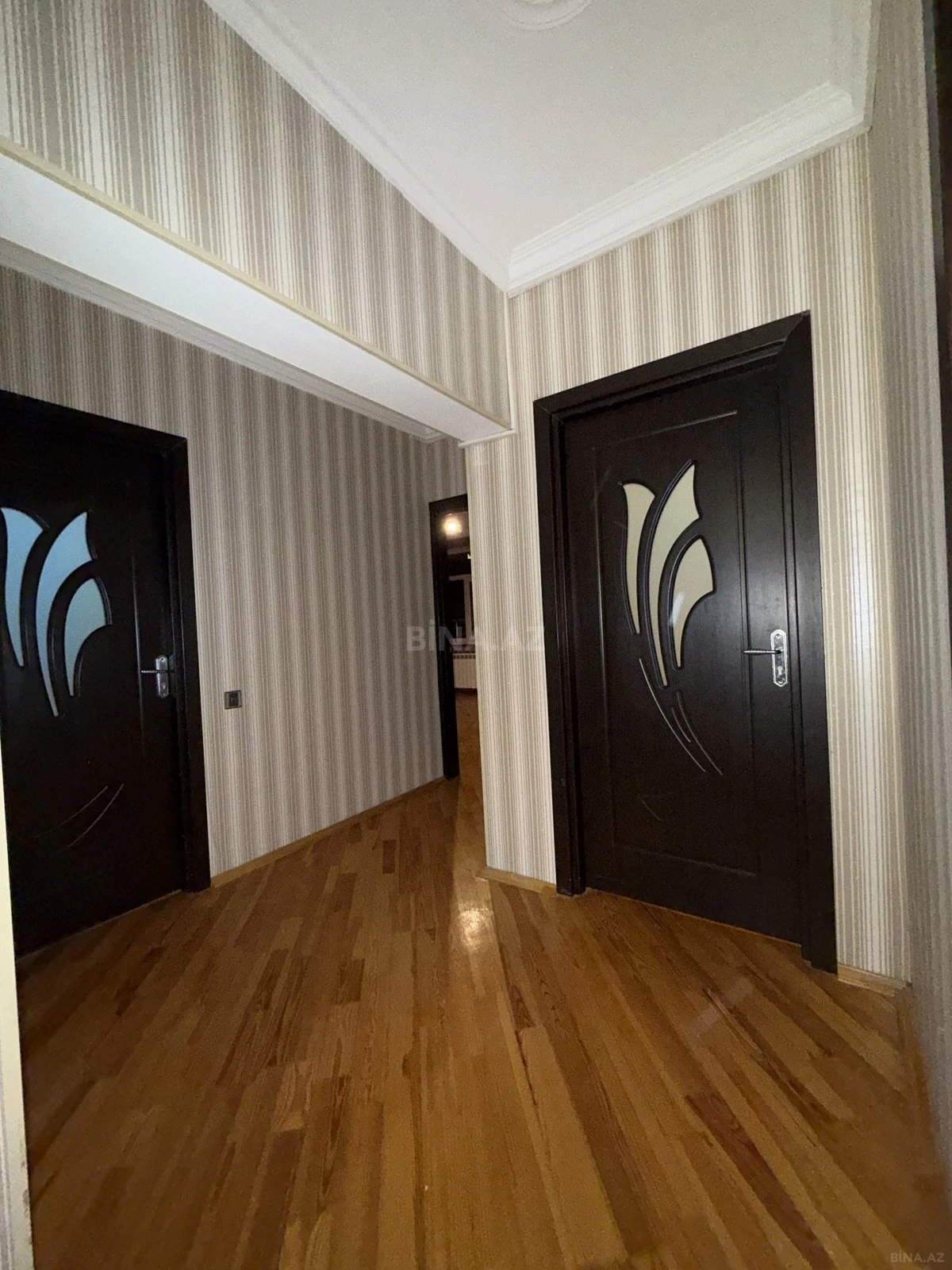 Satılır 3 otaqlı mənzil 115 m²