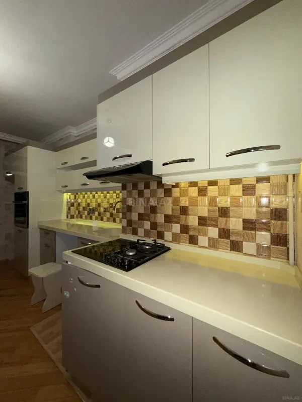 Satılır 3 otaqlı mənzil 115 m²
