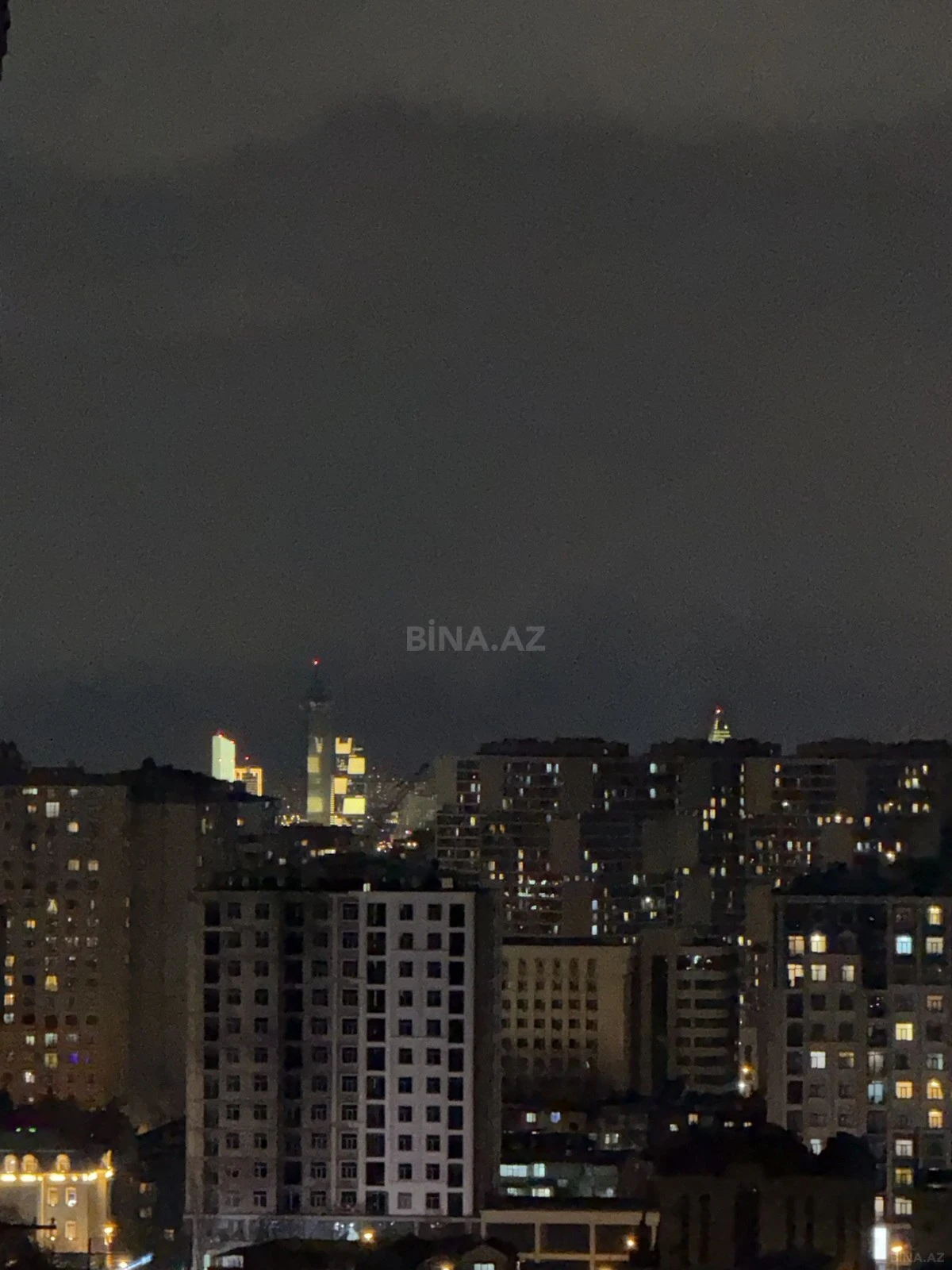 Satılır 3 otaqlı mənzil 115 m²