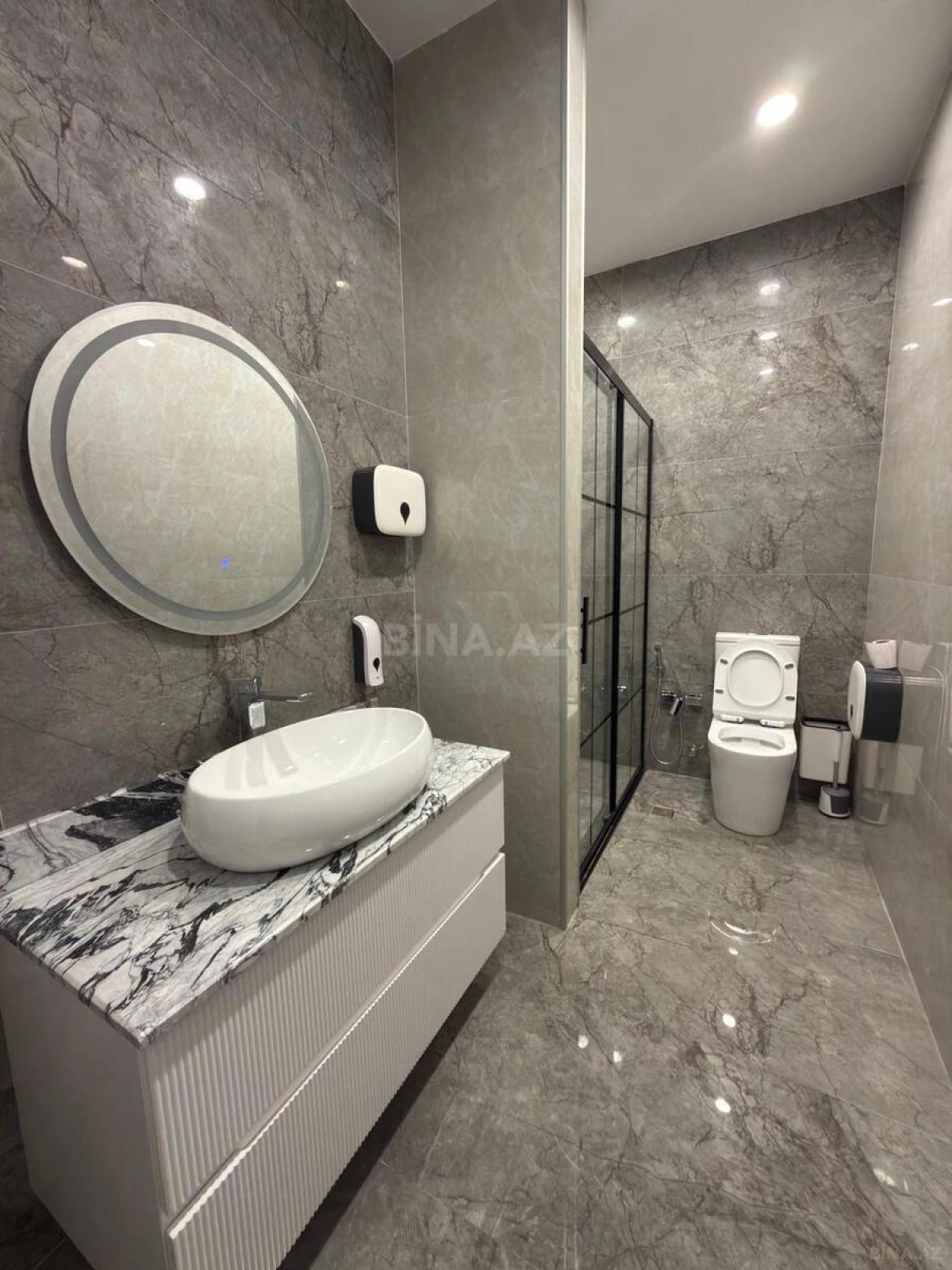 Kirayə verilir 2 otaqlı mənzil 70 m²