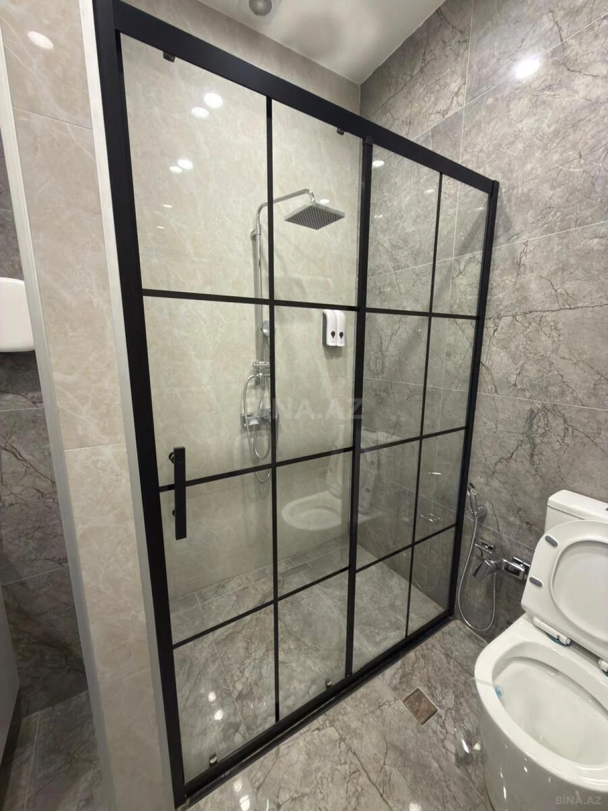 Kirayə verilir 2 otaqlı mənzil 70 m²