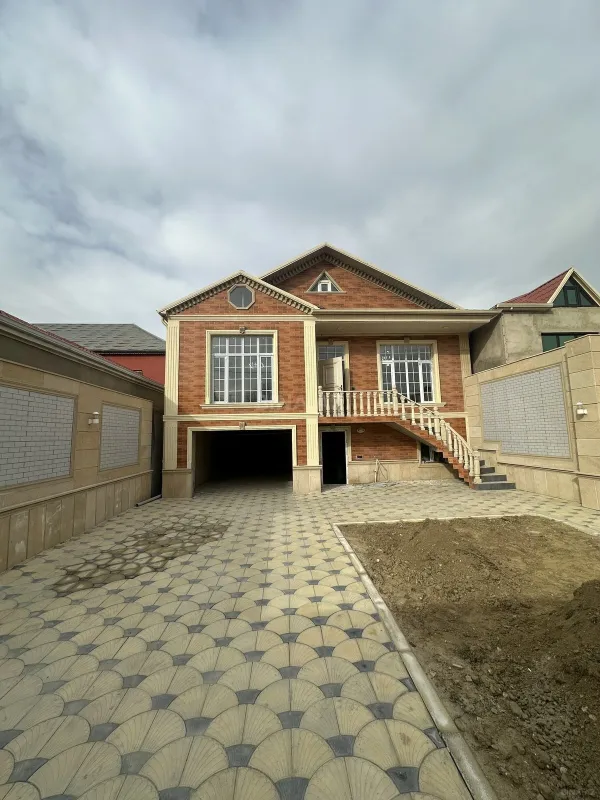 Satılır 4 otaqlı həyət evi 220 m²