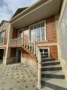 Satılır 4 otaqlı həyət evi 220 m²