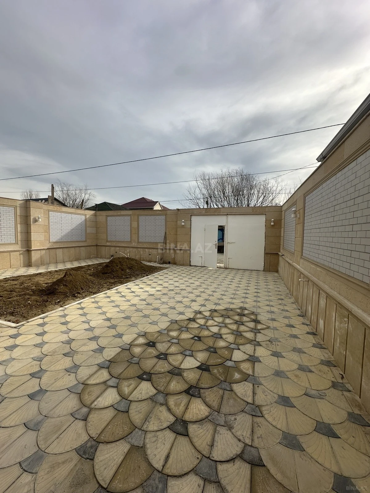 Satılır 4 otaqlı həyət evi 220 m²