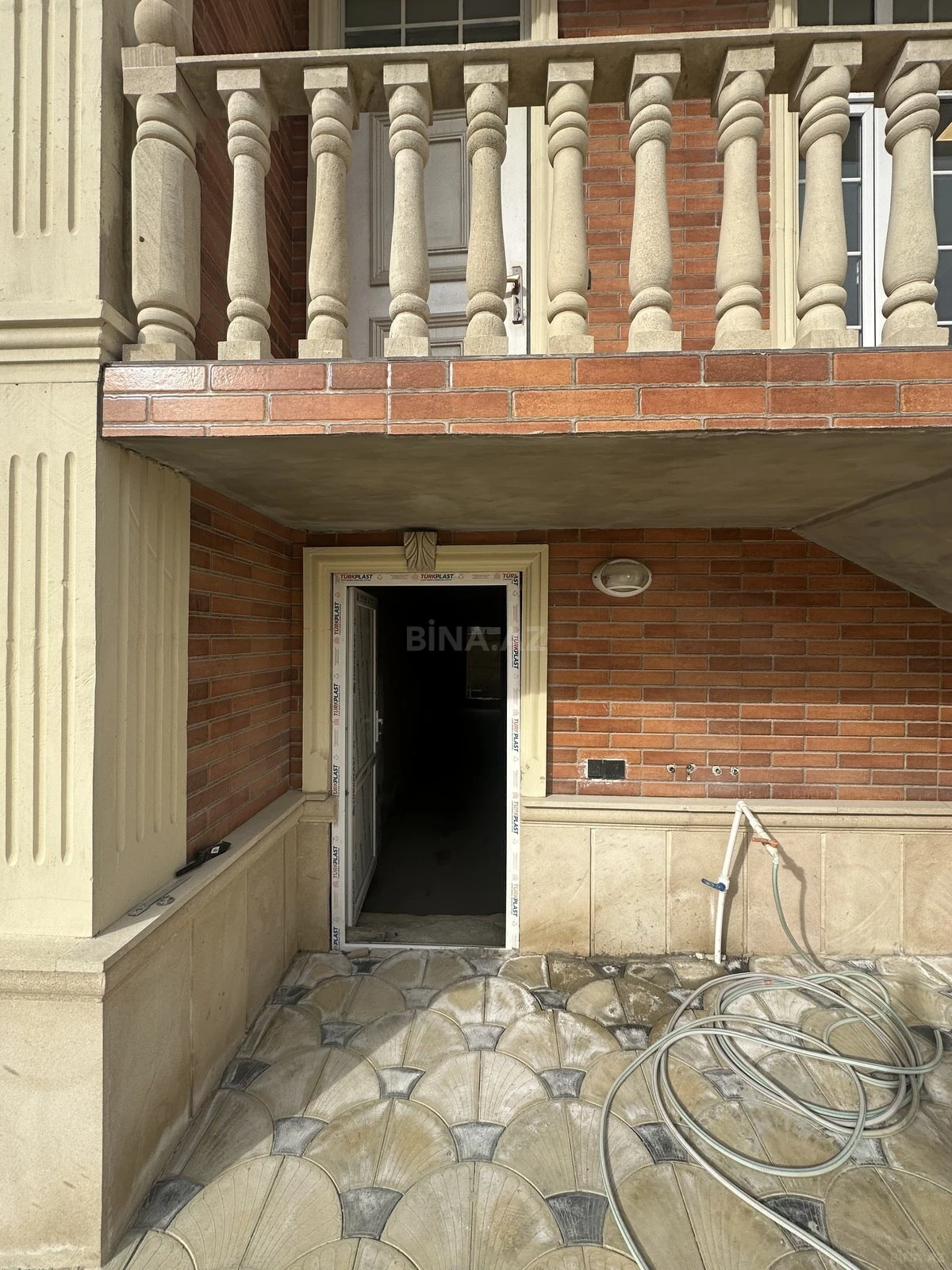 Satılır 4 otaqlı həyət evi 220 m²