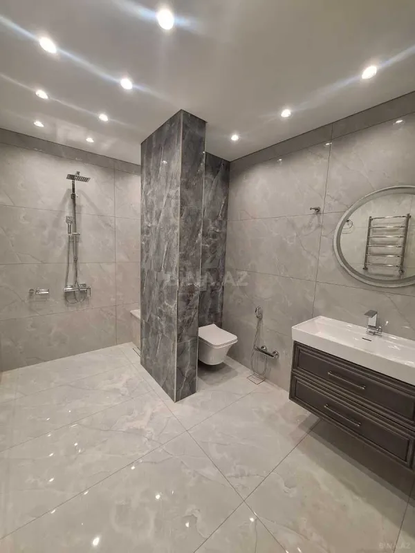 Satılır 4 otaqlı mənzil 160 m²