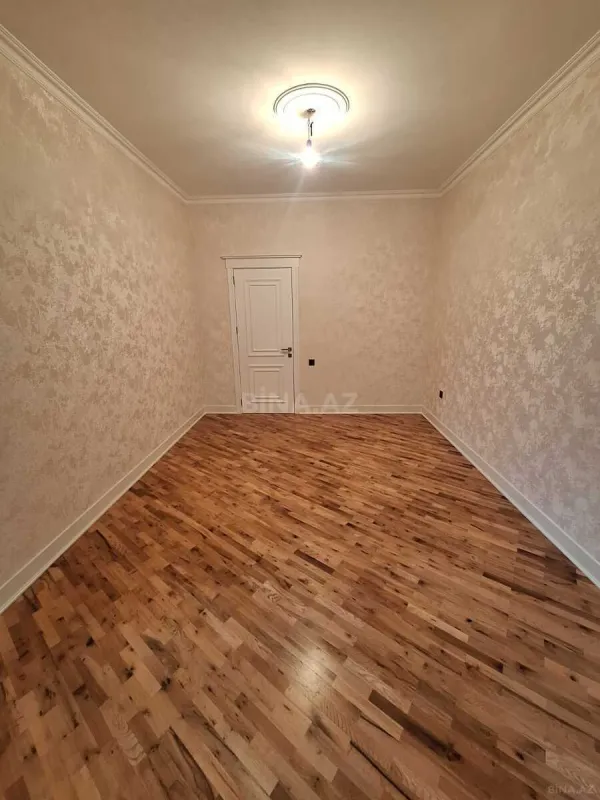 Satılır 4 otaqlı mənzil 160 m²