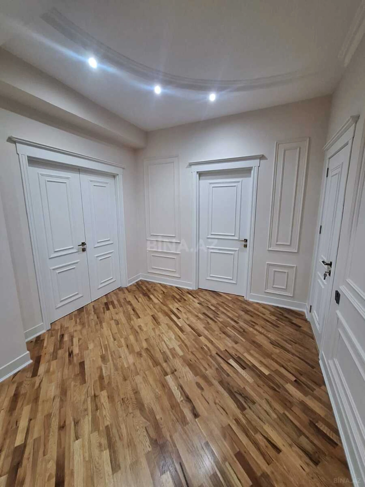 Satılır 4 otaqlı mənzil 160 m²