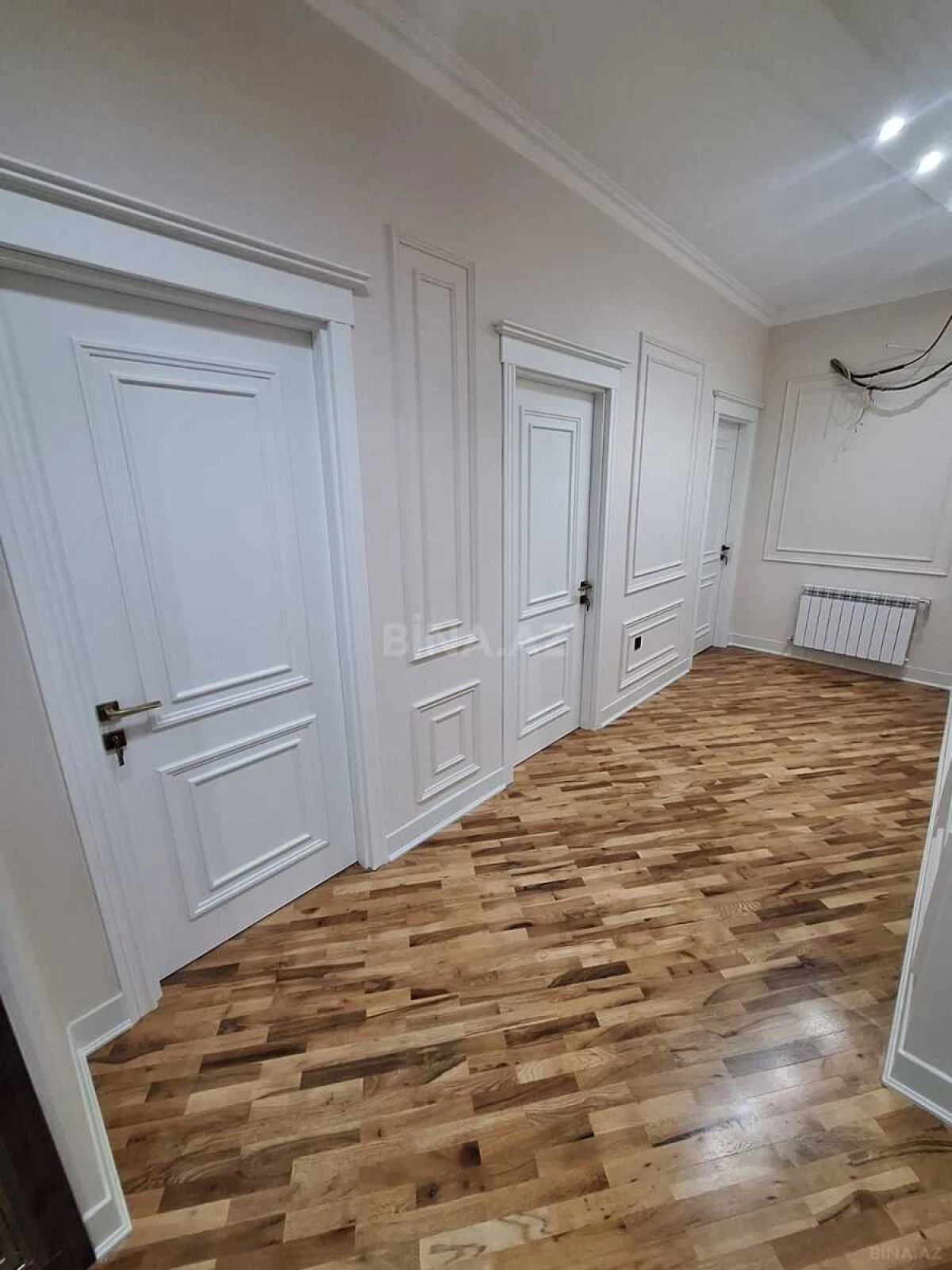 Satılır 4 otaqlı mənzil 160 m²