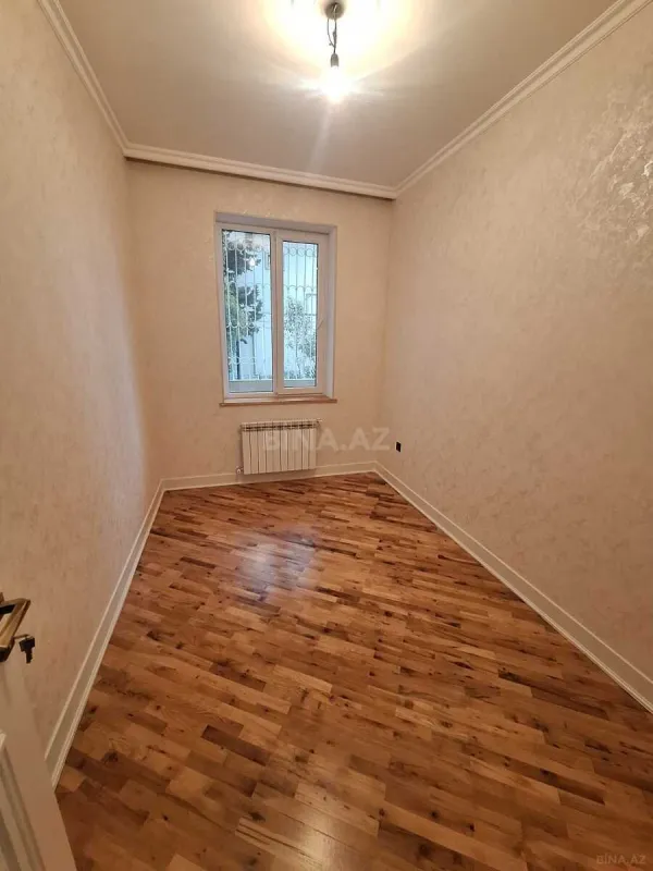 Satılır 4 otaqlı mənzil 160 m²