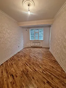 Satılır 4 otaqlı mənzil 160 m²