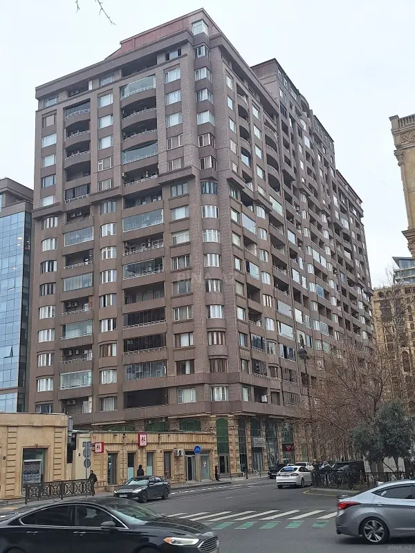 Satılır 2 otaqlı mənzil 126 m²