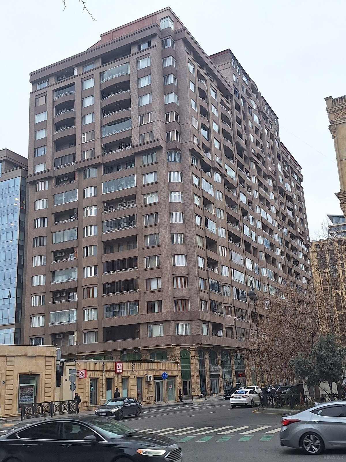 Satılır 2 otaqlı mənzil 126 m²
