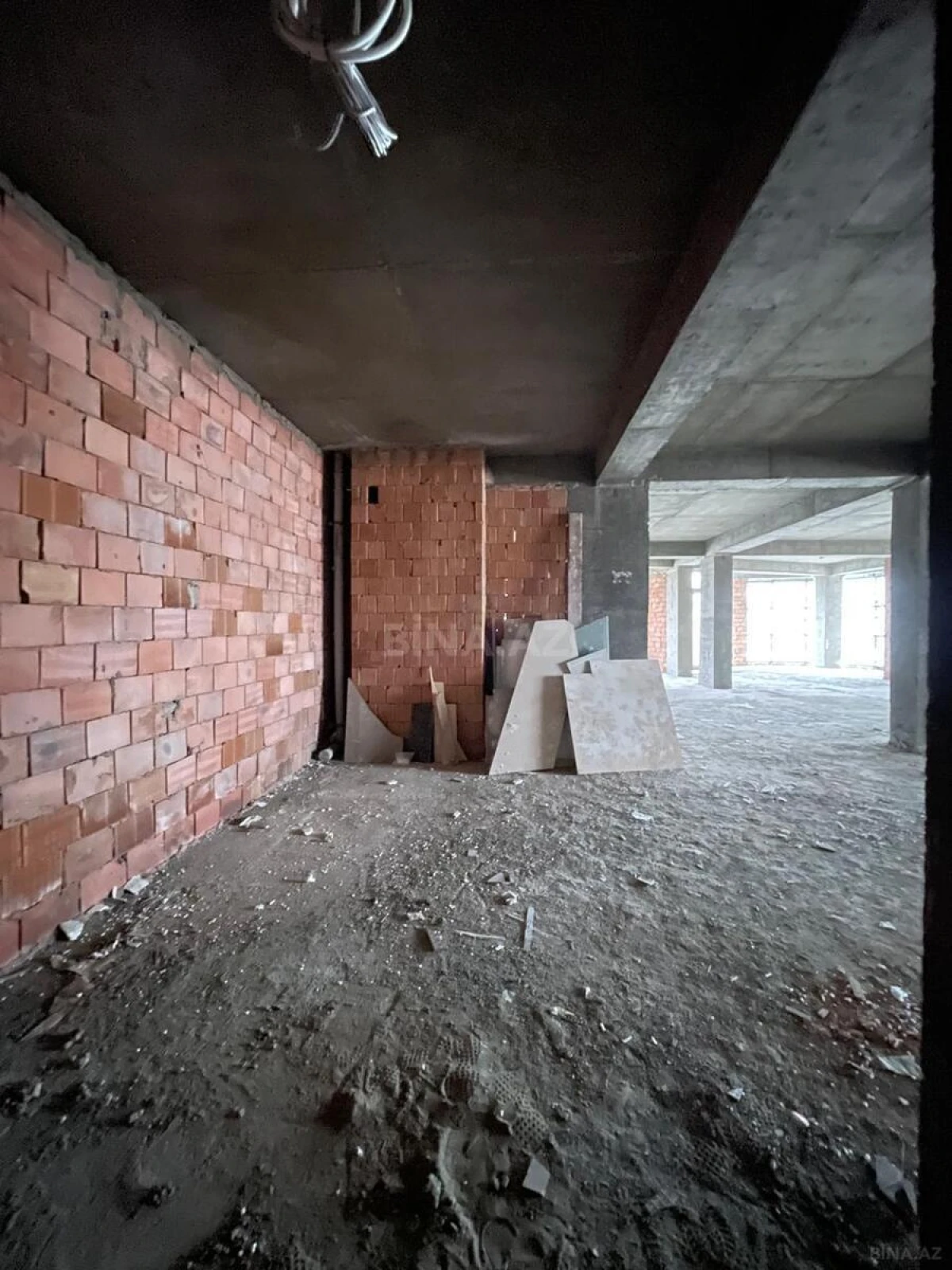 Satılır 2 otaqlı mənzil 55 m²