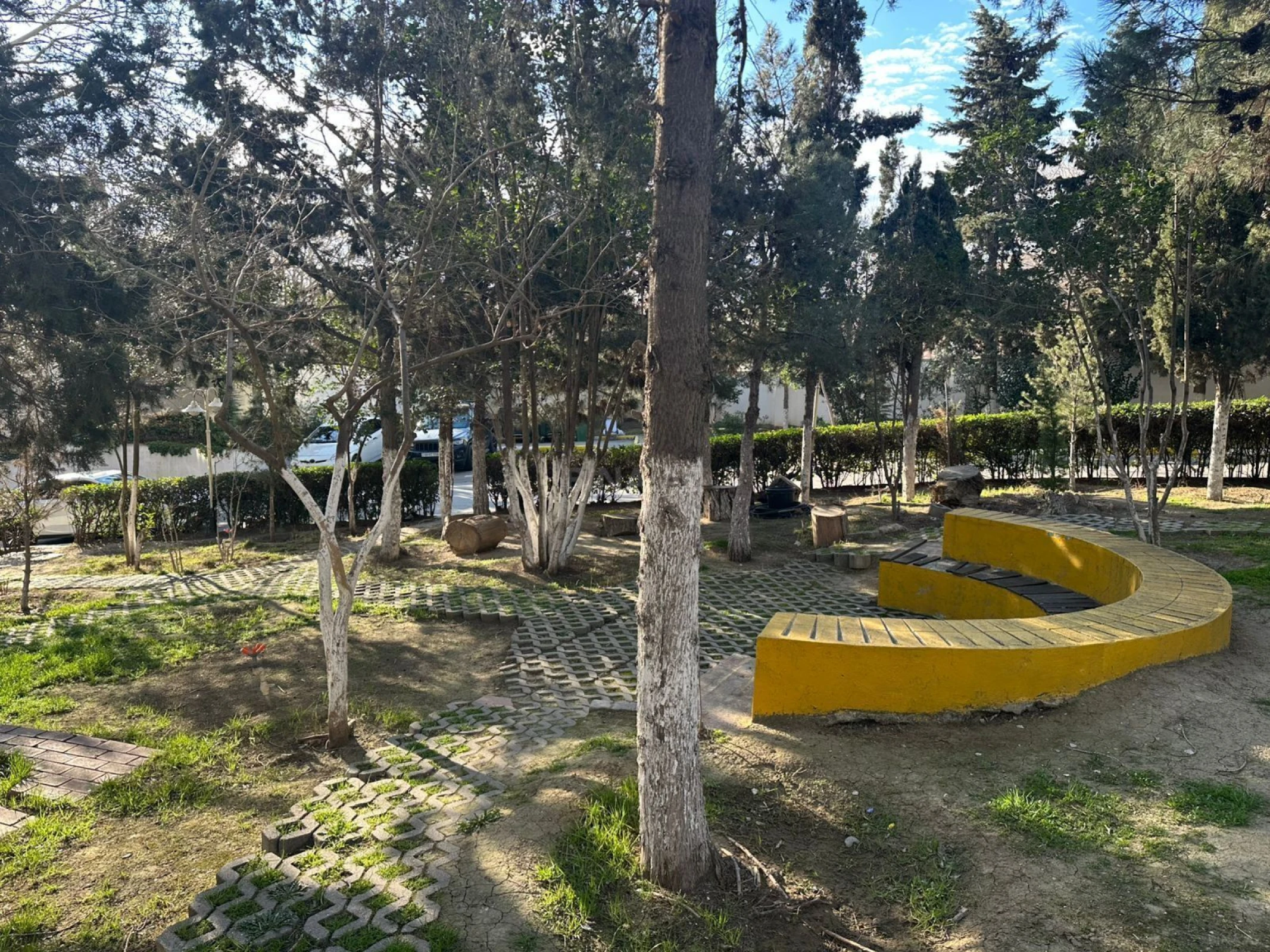 Satılır 4 otaqlı mənzil 83.9 m²