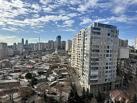 Satılır 4 otaqlı mənzil 83.9 m²