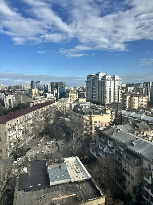 Satılır 4 otaqlı mənzil 83.9 m²