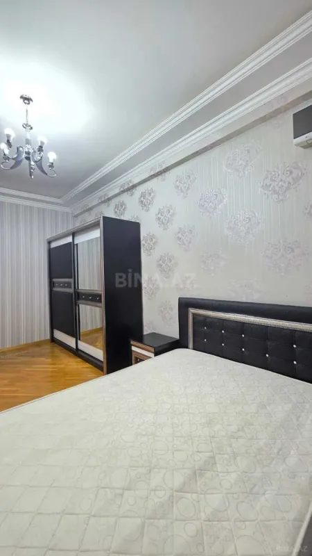 Kirayə verilir 3 otaqlı mənzil 120 m²