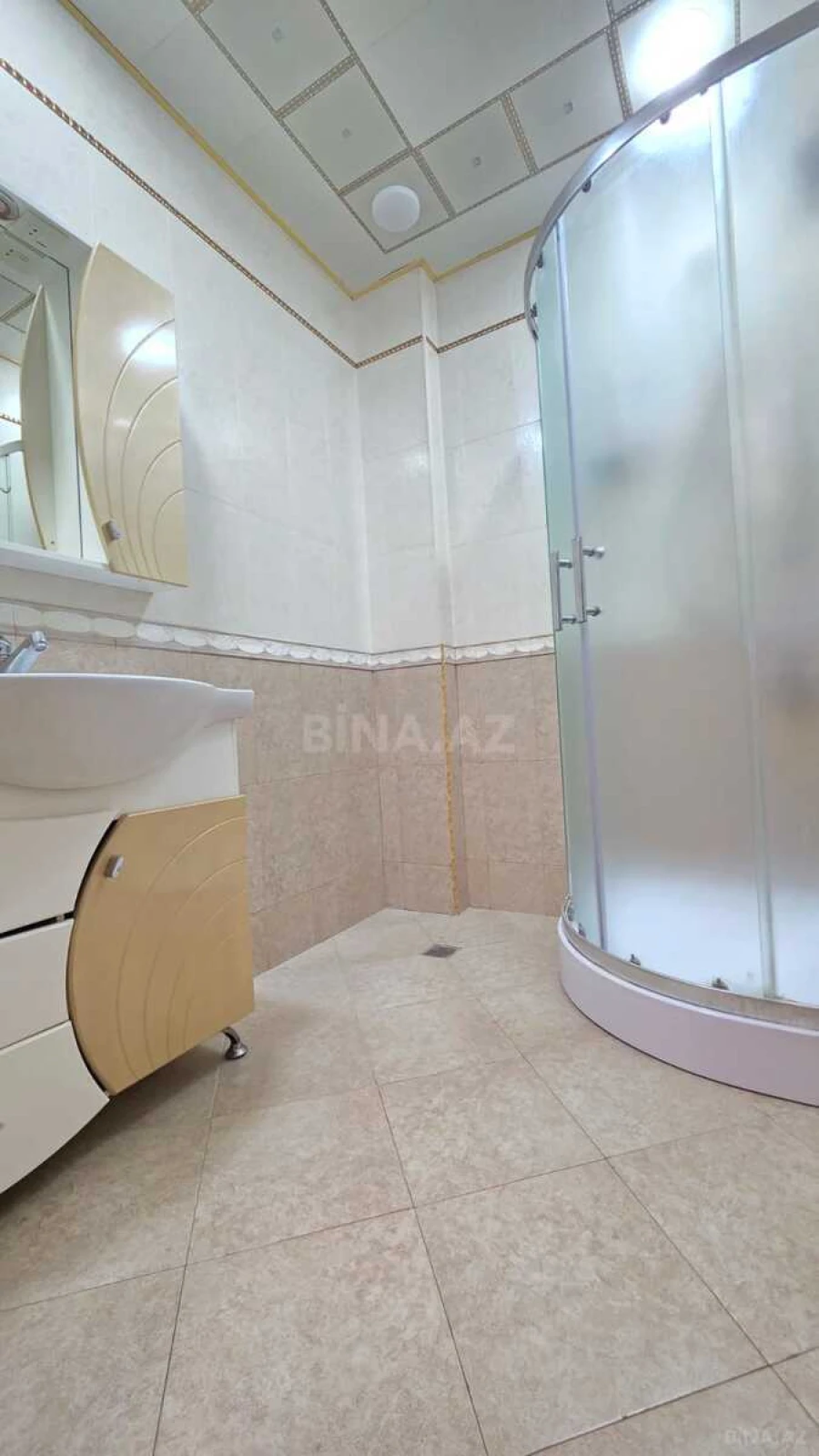 Kirayə verilir 3 otaqlı mənzil 120 m²